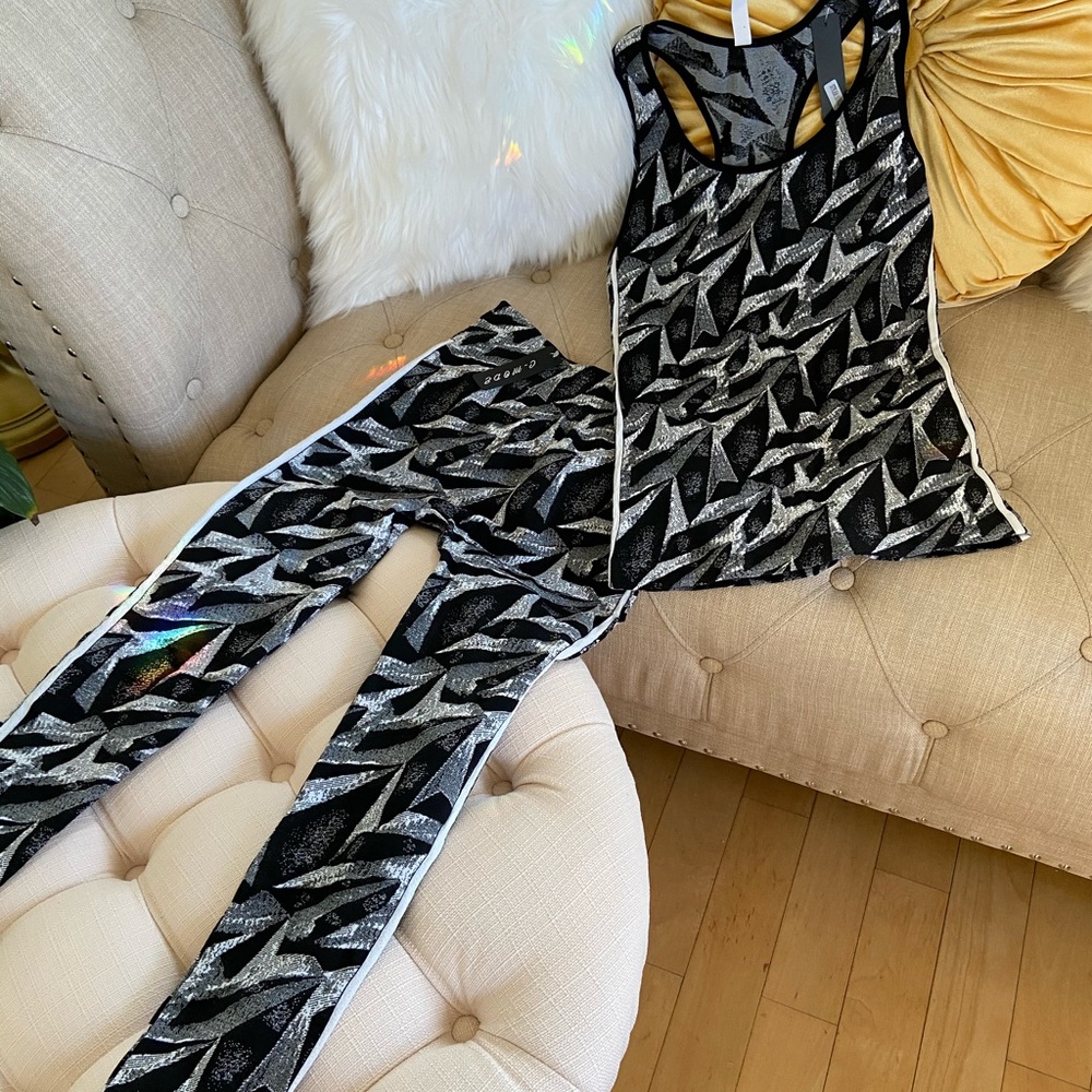 Stretchy athlesuire wear set